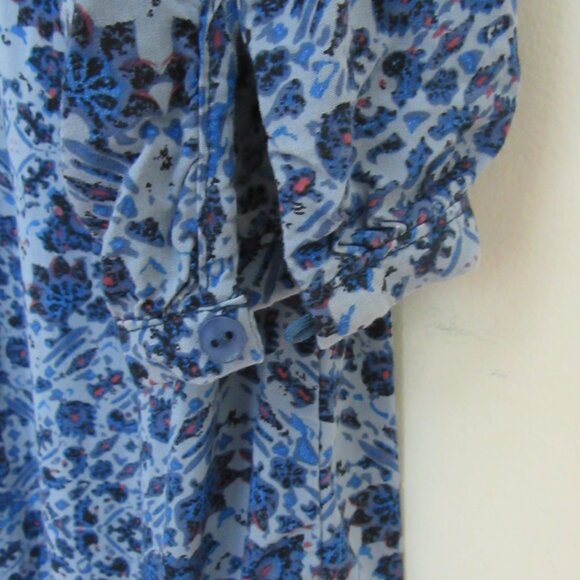 Lila Rose Long Sleeve Dress -  Button Closure and Sleeve - Classic Pattern - Picture 11 of 14